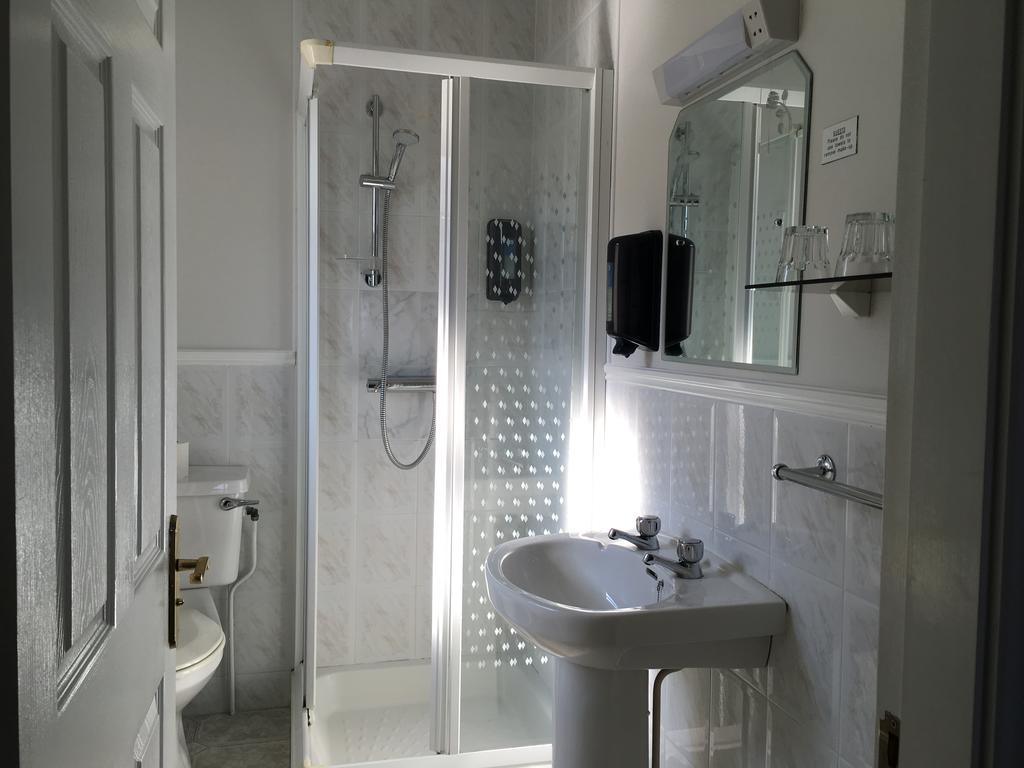 Westwinds Guestlodge Galway Buitenkant foto