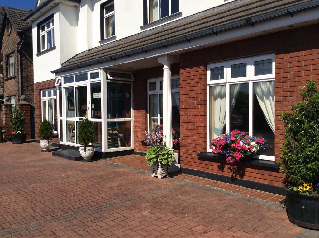 Westwinds Guestlodge Galway Buitenkant foto